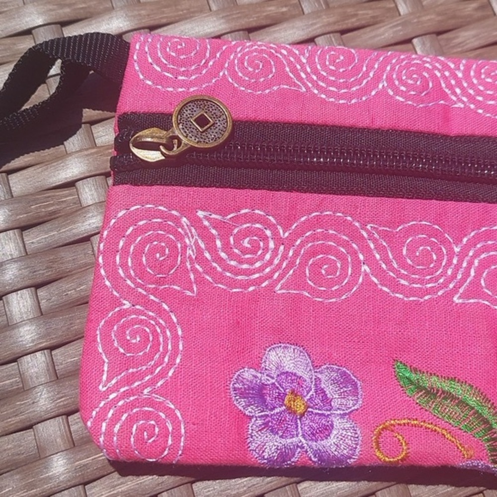 Pouch - Picture 4 of 5